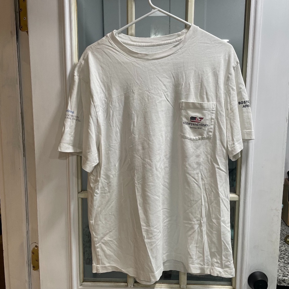 Vineyard Vines 2016 Boston Marathon Men's Medium Wicked Strong Short-sleeve Tee